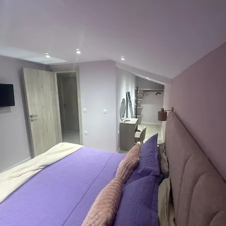 The 50/50 Luxury * Sidárion