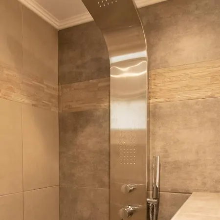 בית נופש The 50/50 Luxury סידריון